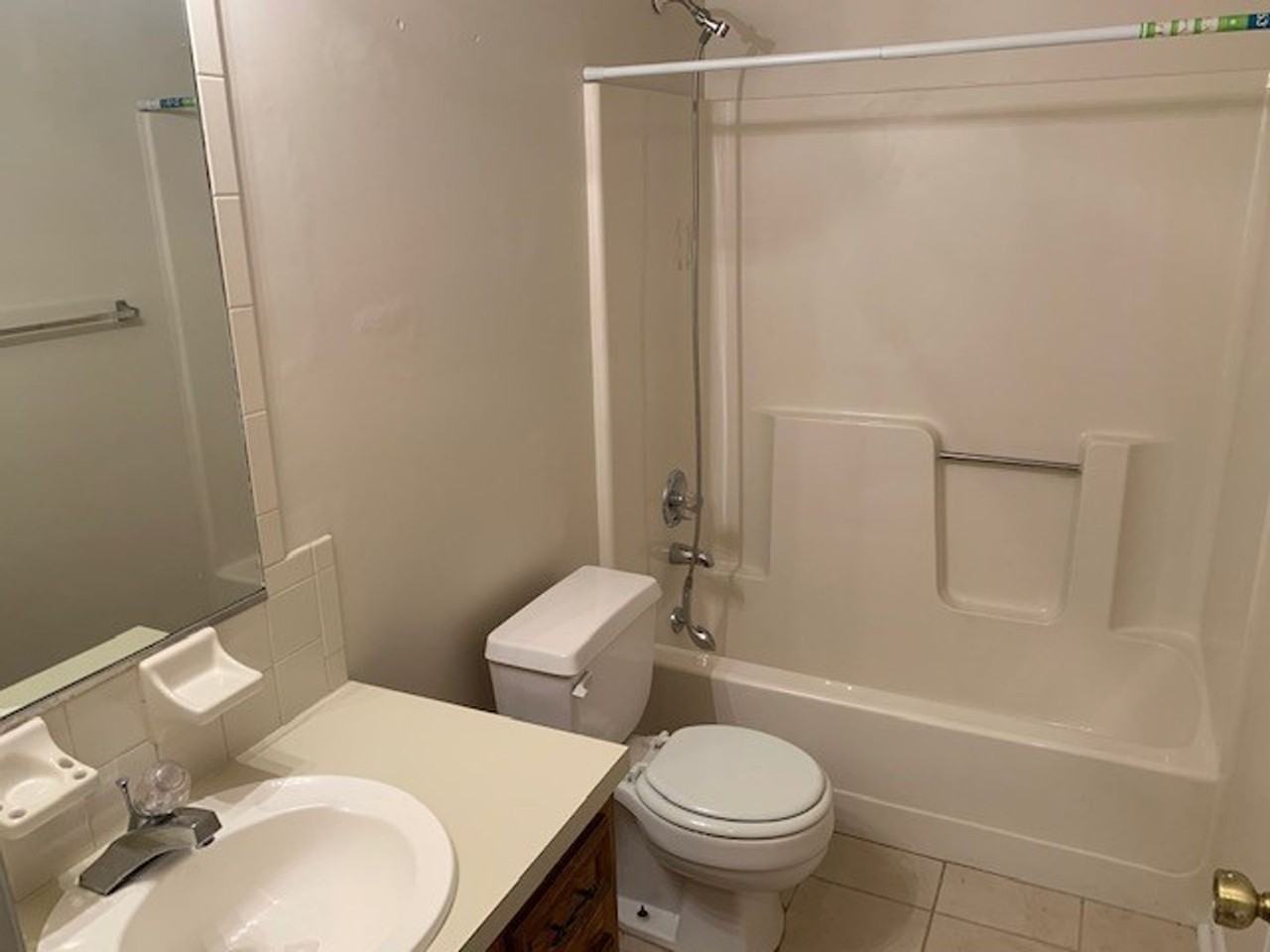 225 Olde Vineyard Ct - Photo 2 of 8