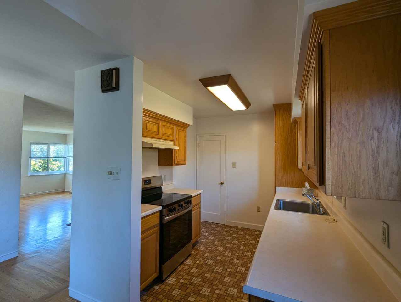 324 Coronado St - Photo 3 of 13