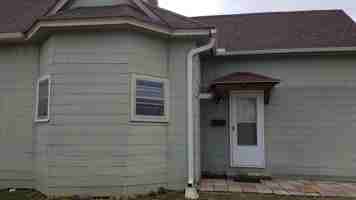 featured image of 302 E 7th St