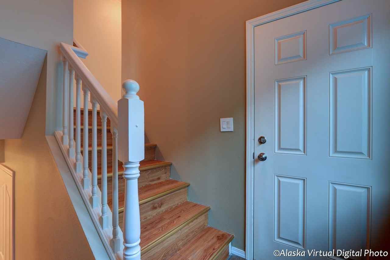 20216 Glacier Park Cir - Photo 2 of 16