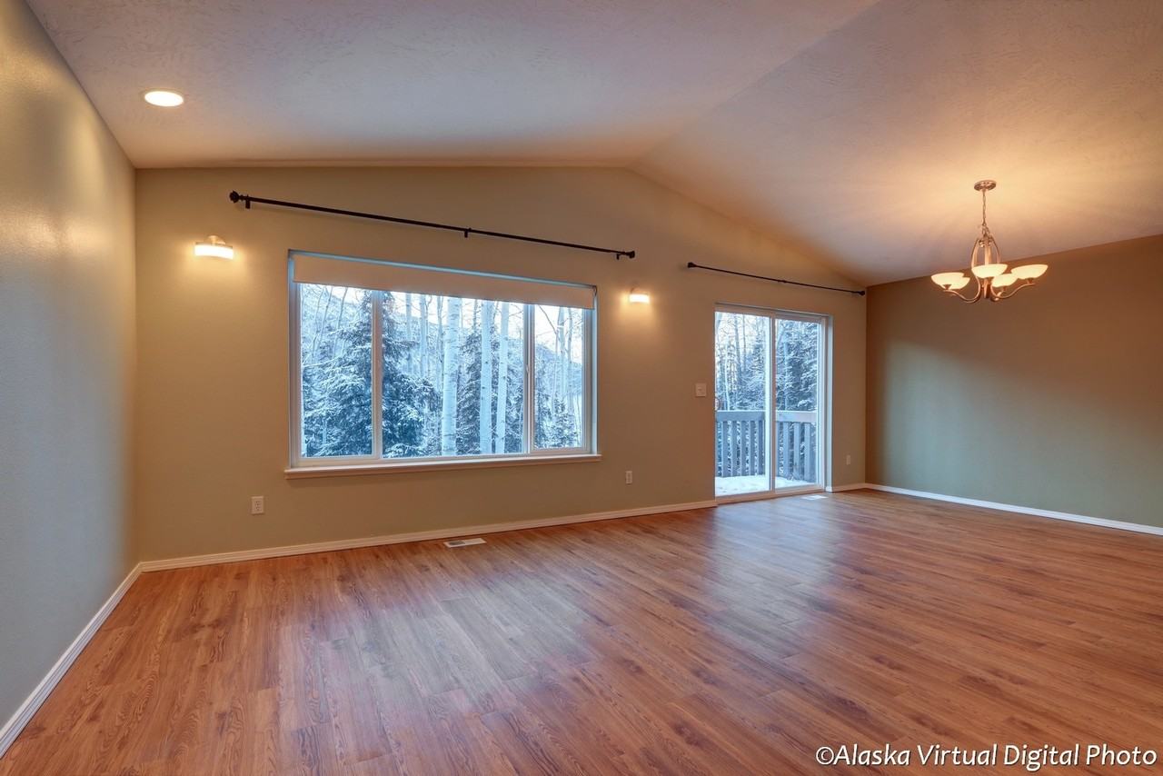 20216 Glacier Park Cir - Photo 3 of 16