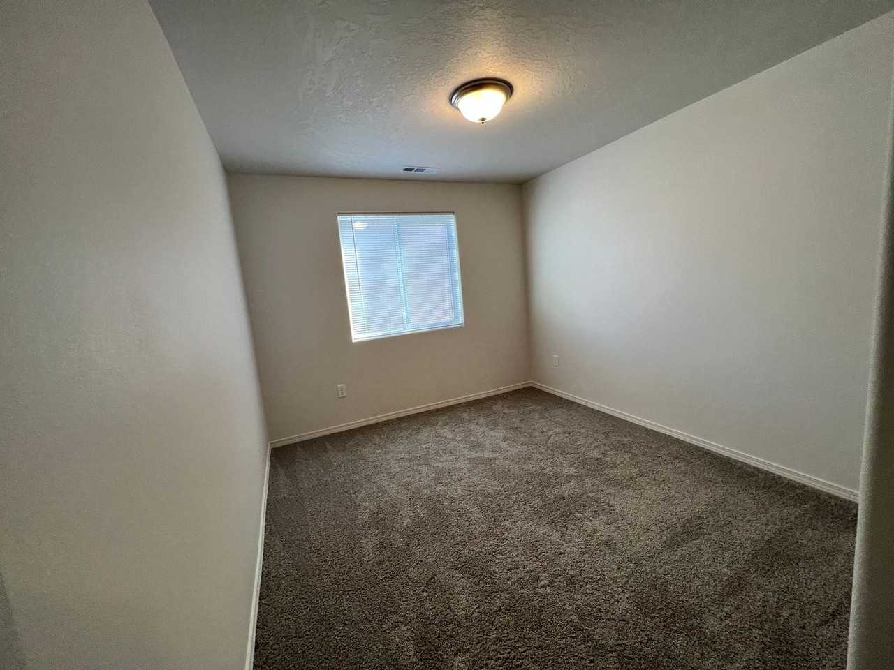 1019 W Aspen Rd - Photo 7 of 22