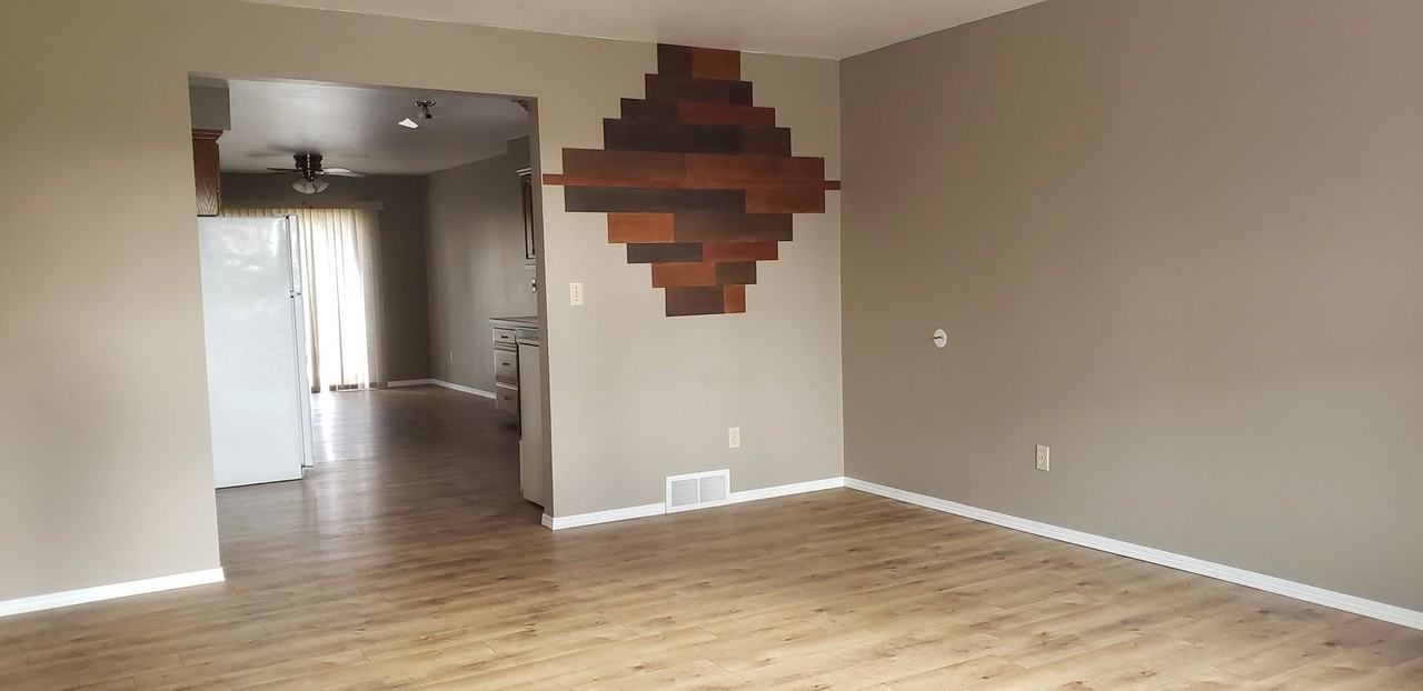 1541-1543 Cass St - Photo 2 of 24