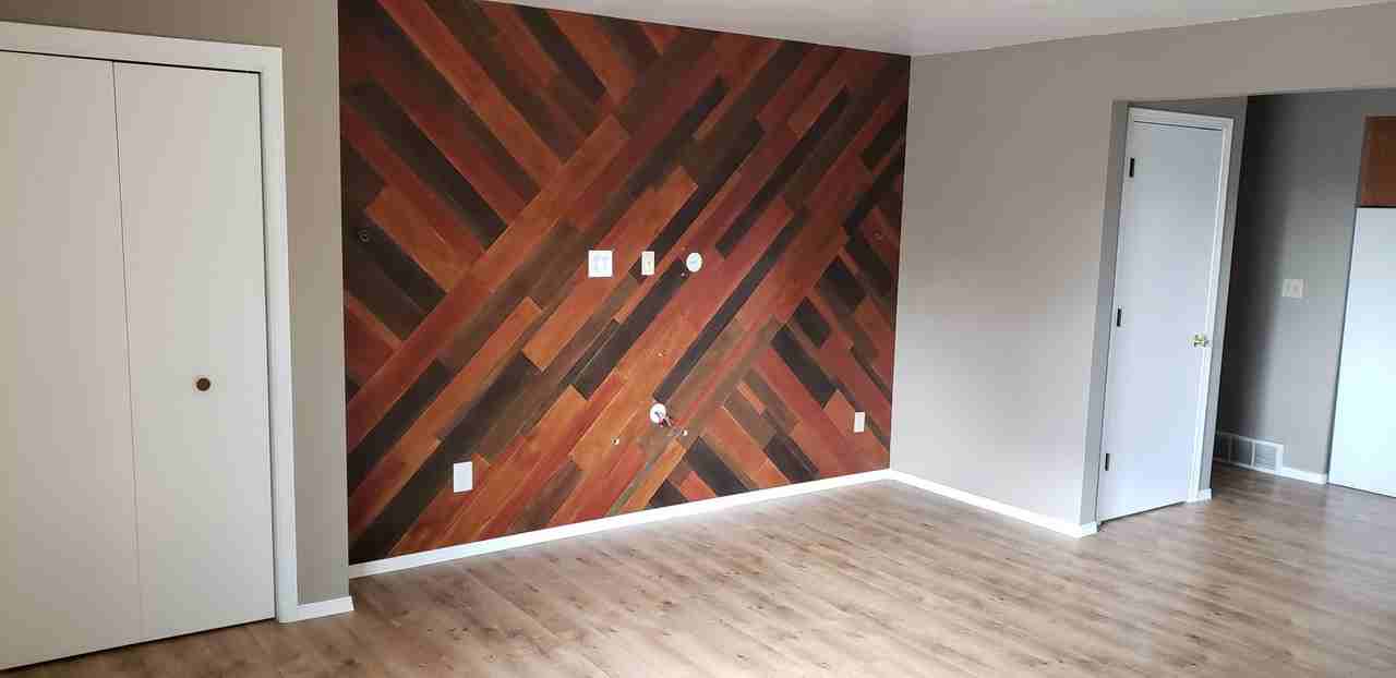 1541-1543 Cass St - Photo 3 of 24