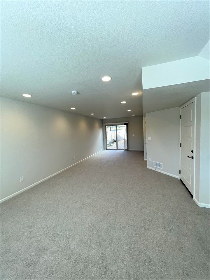 6036 Callan Dr - Photo 5 of 16