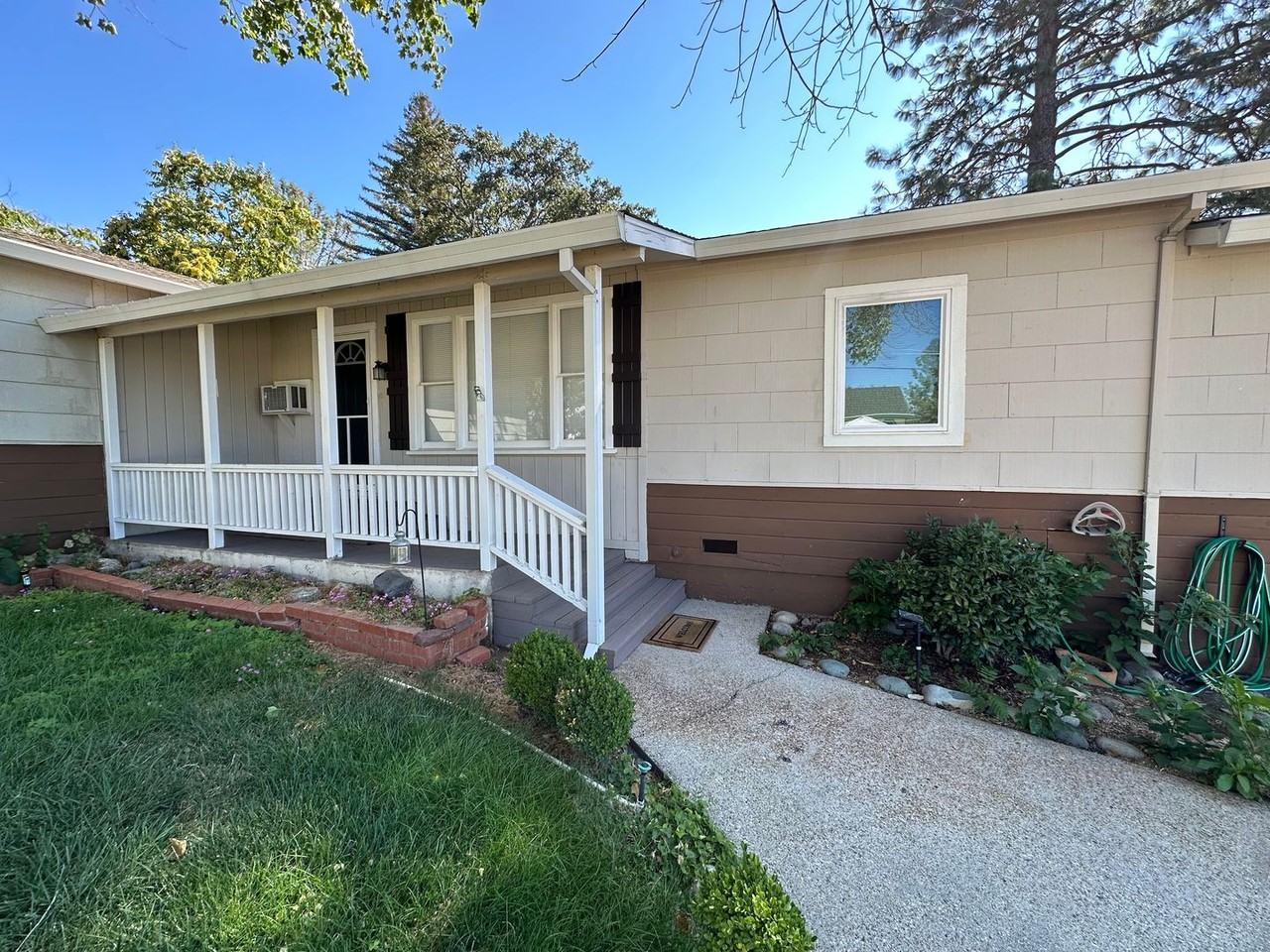 10057 West Dr - Photo 3 of 25