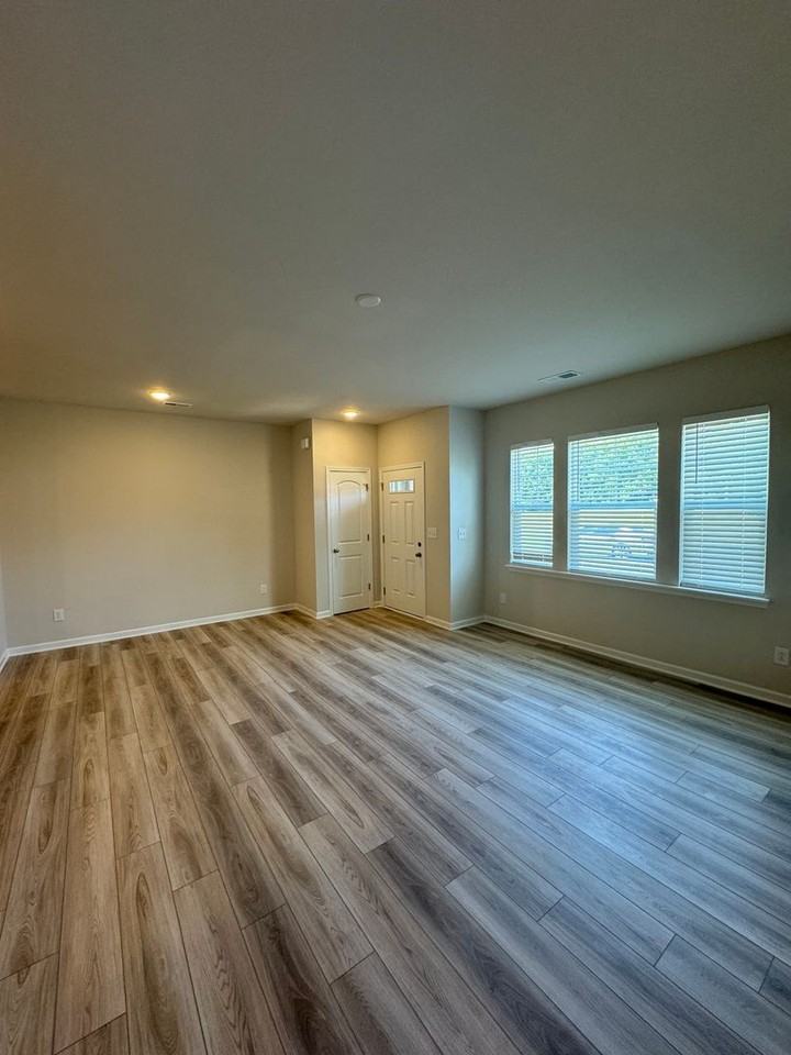 1151 Foundry Dr - Photo 4 of 25