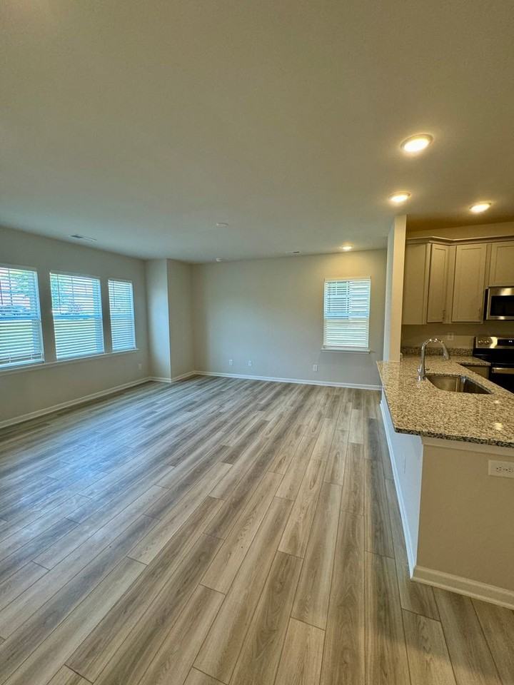 1151 Foundry Dr - Photo 5 of 25