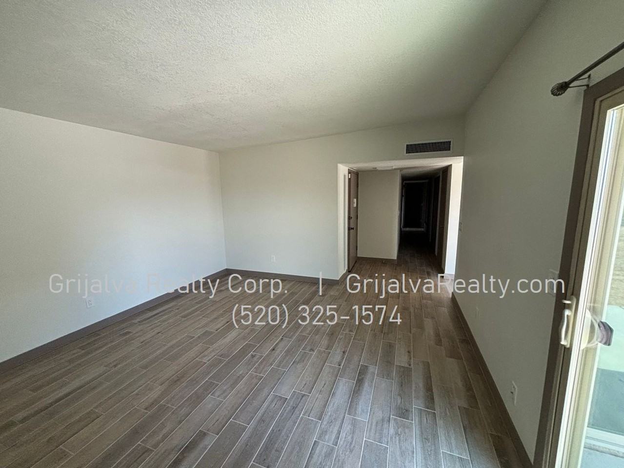 2951 W Greenridge Pl - Photo 3 of 15