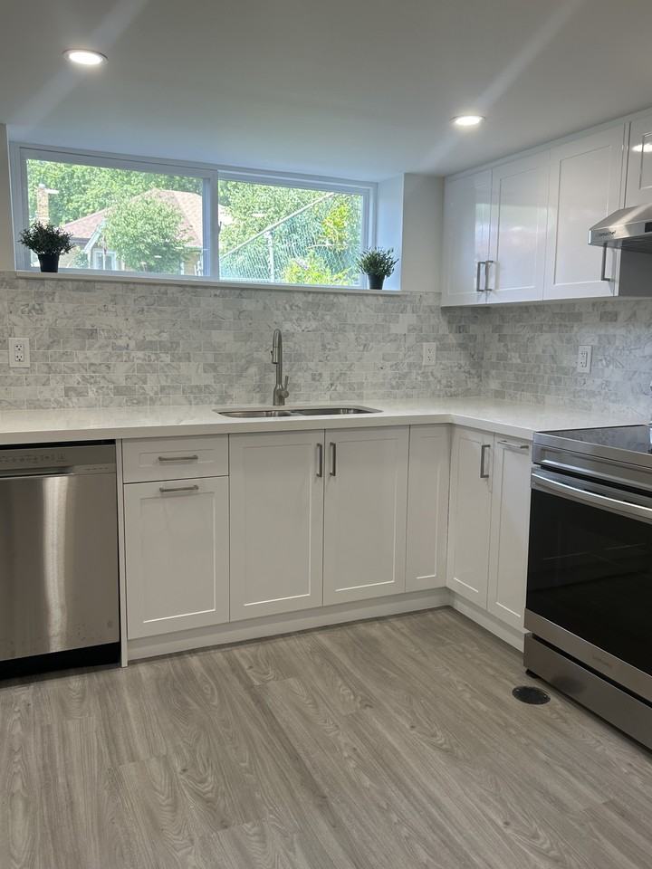 27 Thora Avenue - Photo 2 of 19