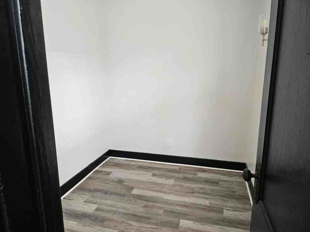 947 Maple Ave - Photo 5 of 10