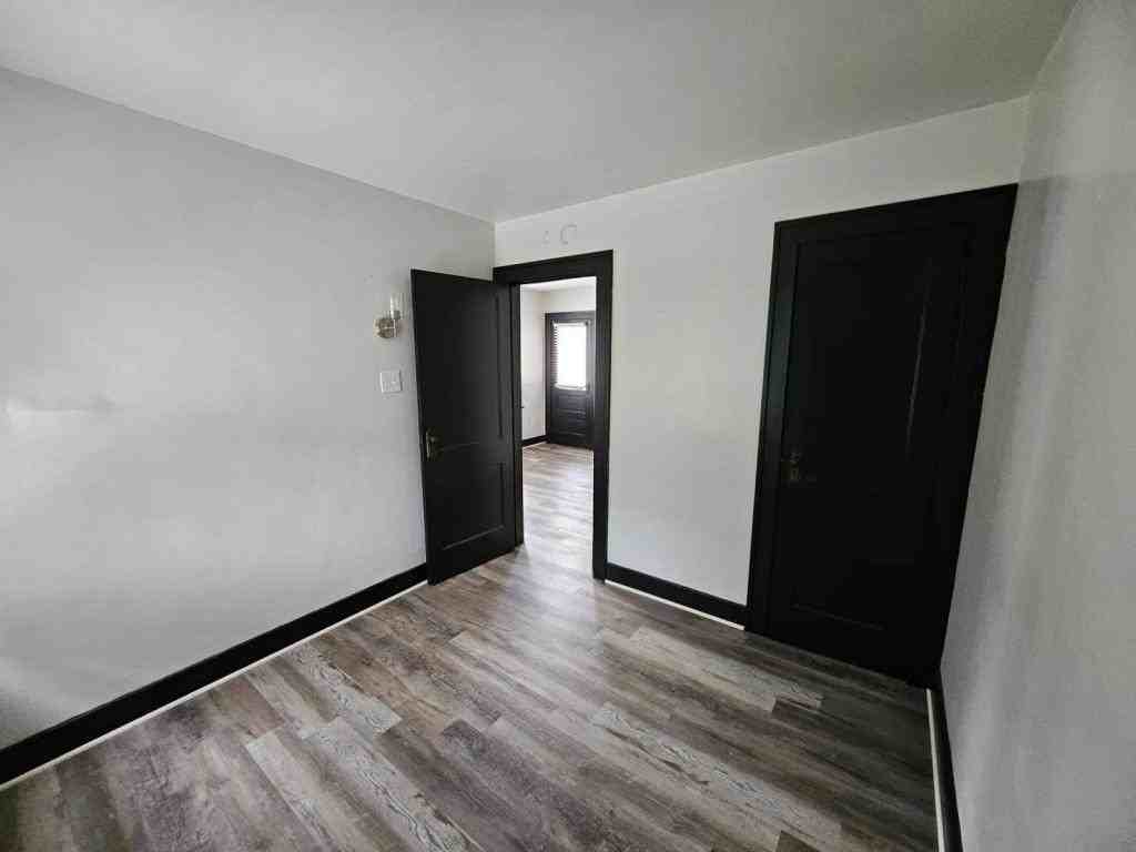 947 Maple Ave - Photo 6 of 10