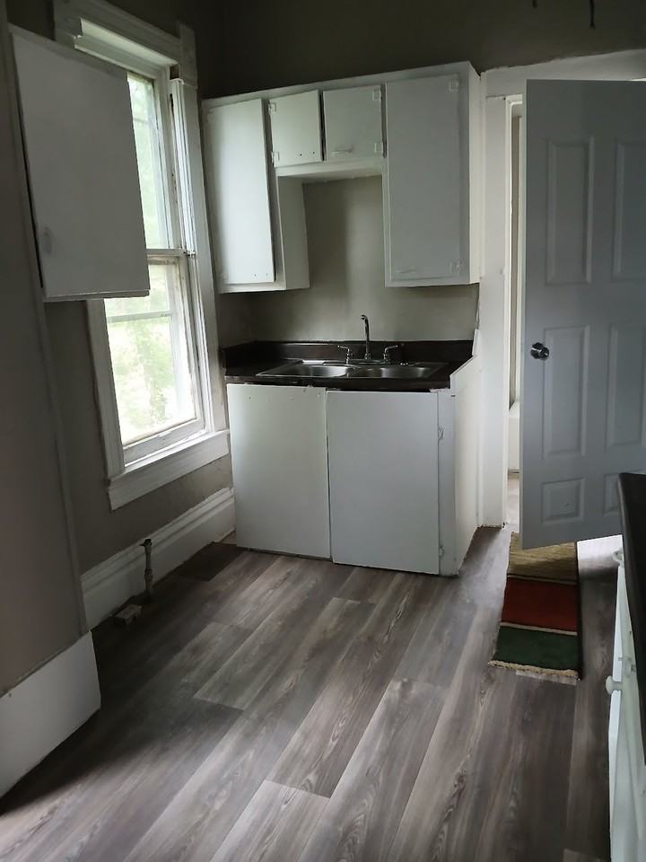 515 S Boyd St #BOYD - Photo 4 of 17