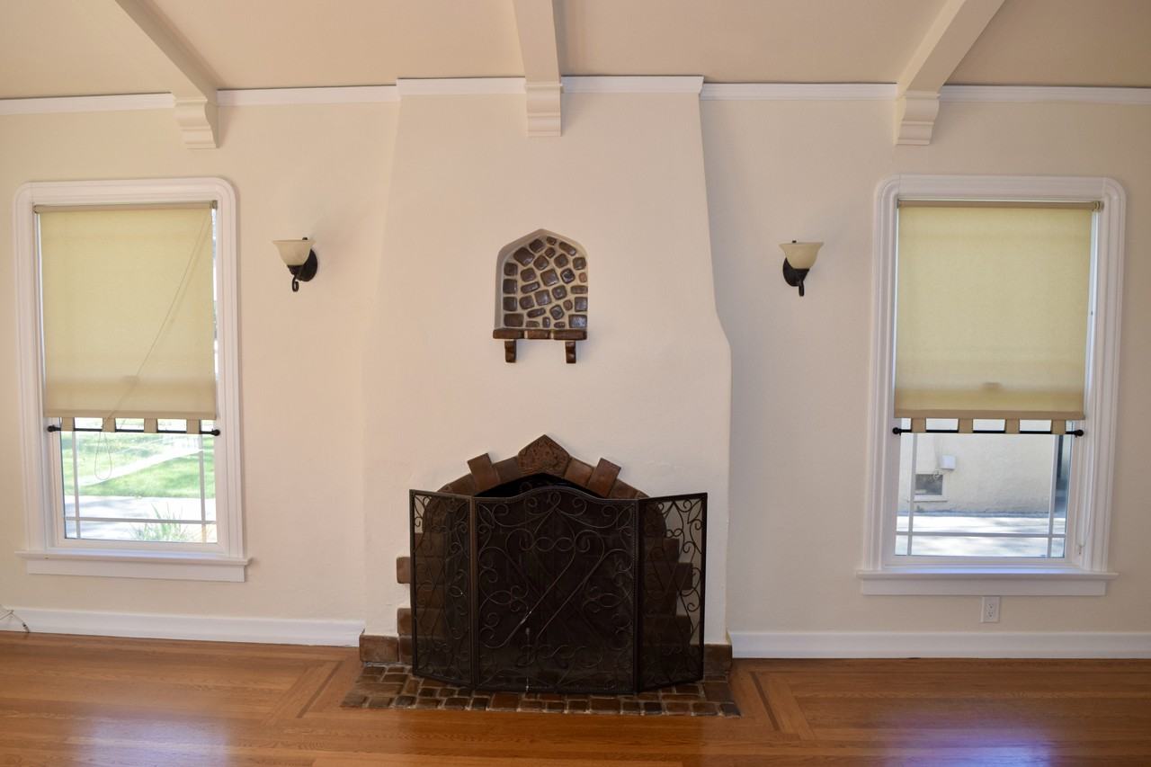 1524 Iris Ct - Photo 3 of 8