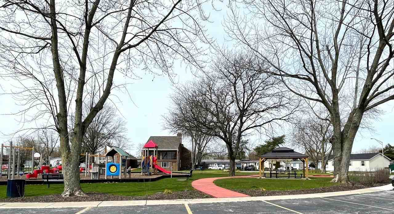 Paradise Park - Photo 5 of 15