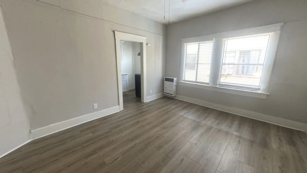 HOP - 1516-1526 S. Hope St. - Photo 2 of 8