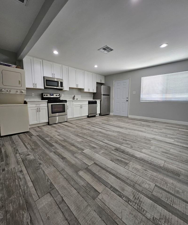 The Block - Available Now - Photo 3 of 8