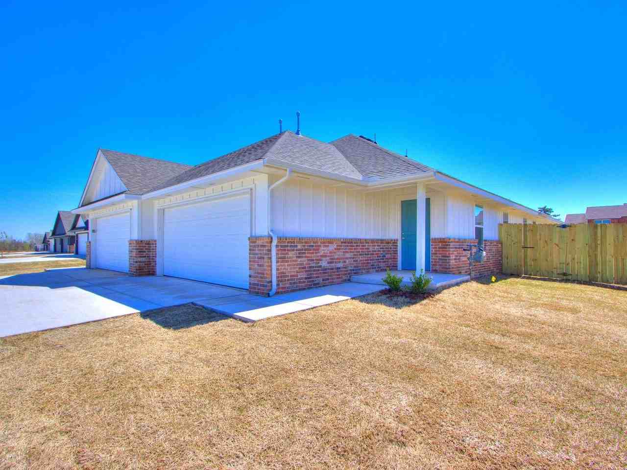 1515 Pavy Pkwy - Photo 3 of 44