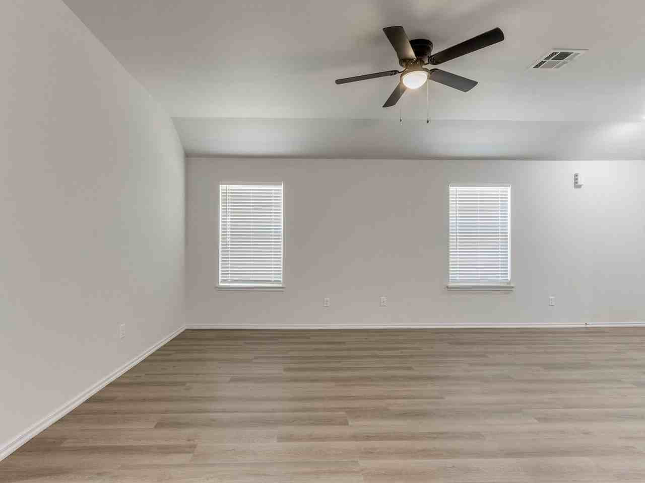 1515 Pavy Pkwy - Photo 7 of 44