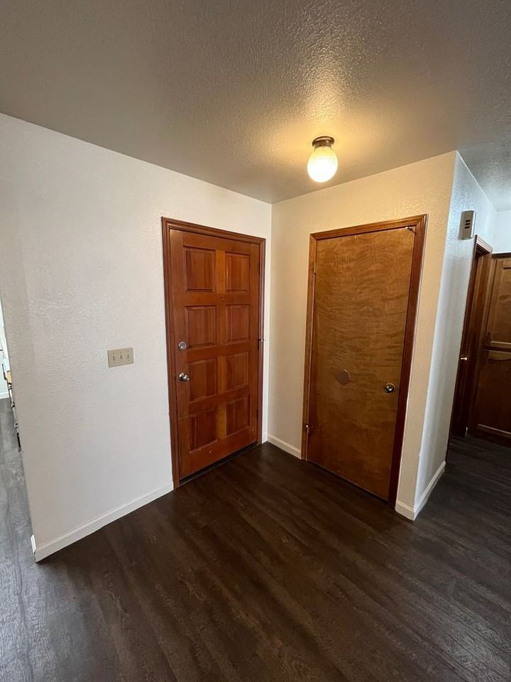 1954 W Roby Ave - Photo 2 of 27