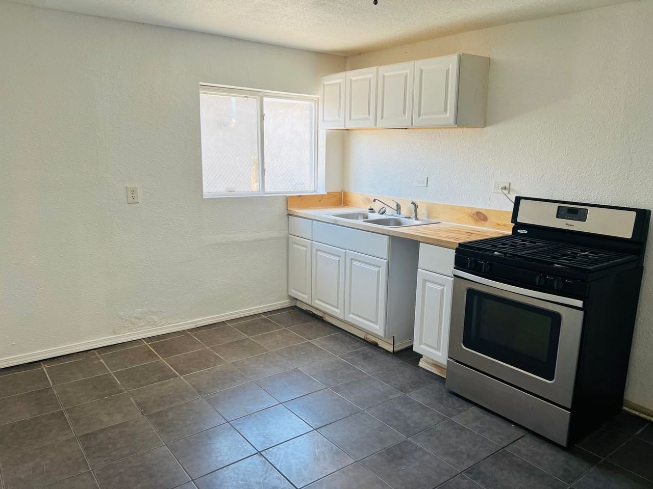 NW I Ave, 218 - Photo 3 of 7