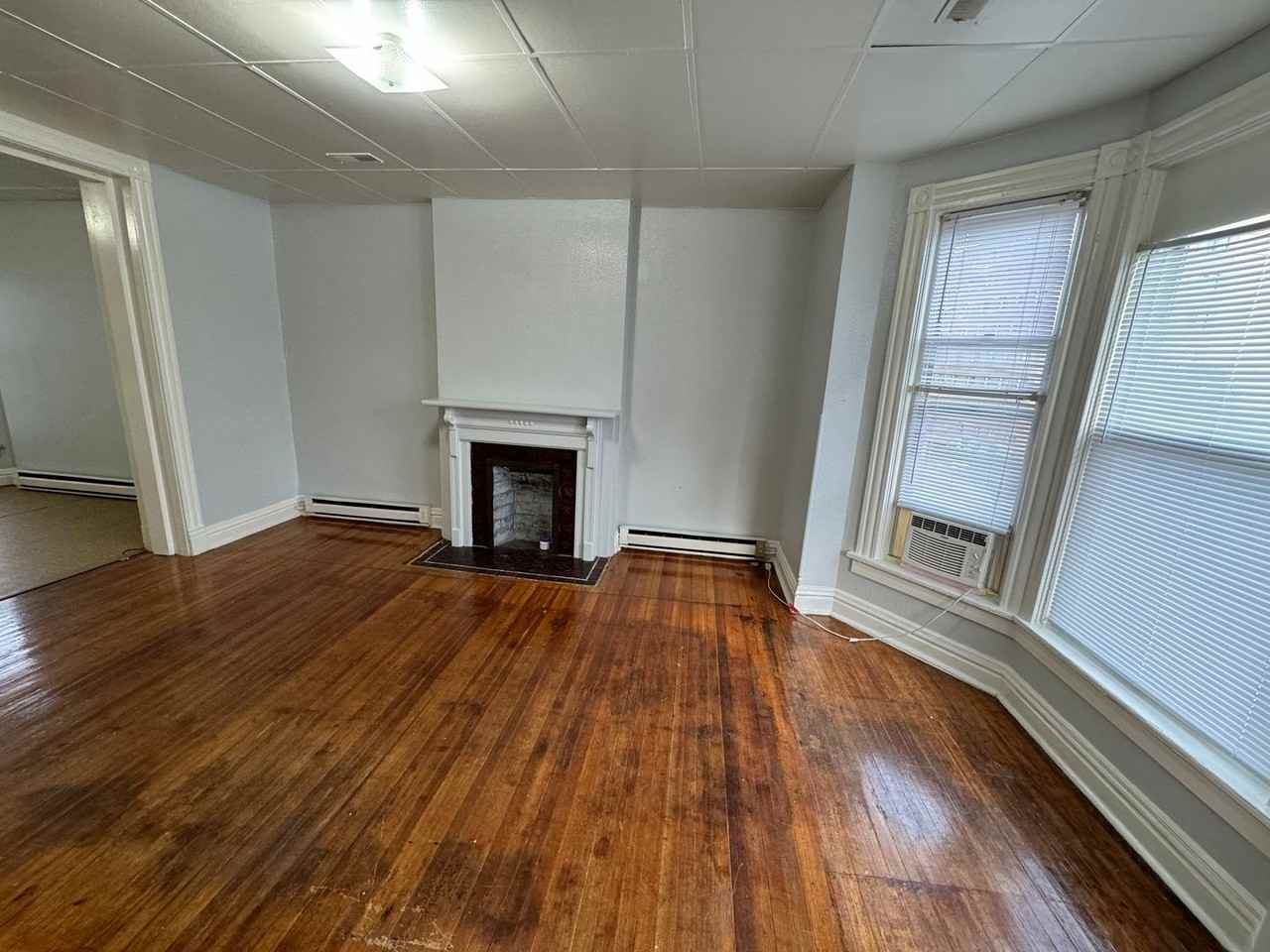 432 W 3rd St #6 - Photo 3 of 22