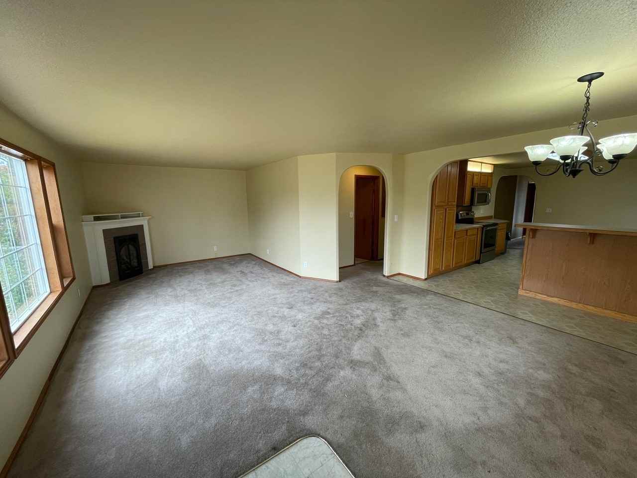 1102 20th St - Photo 3 of 18