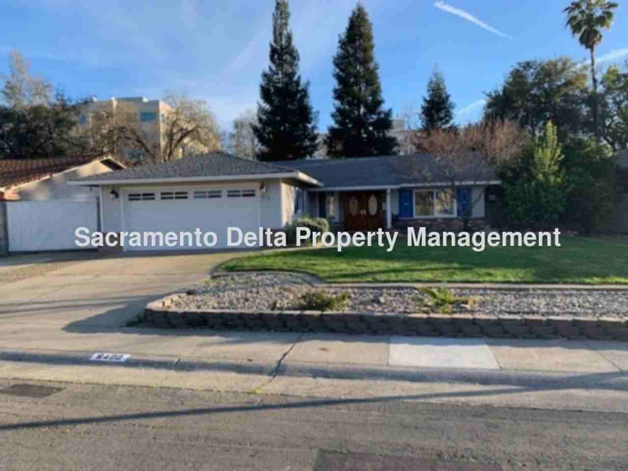 6400 Creekcrest Cir - Photo 2 of 21