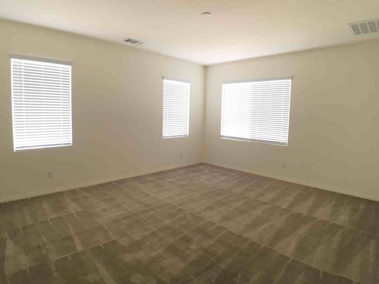 16061 Huckleberry Ave - Photo 3 of 13