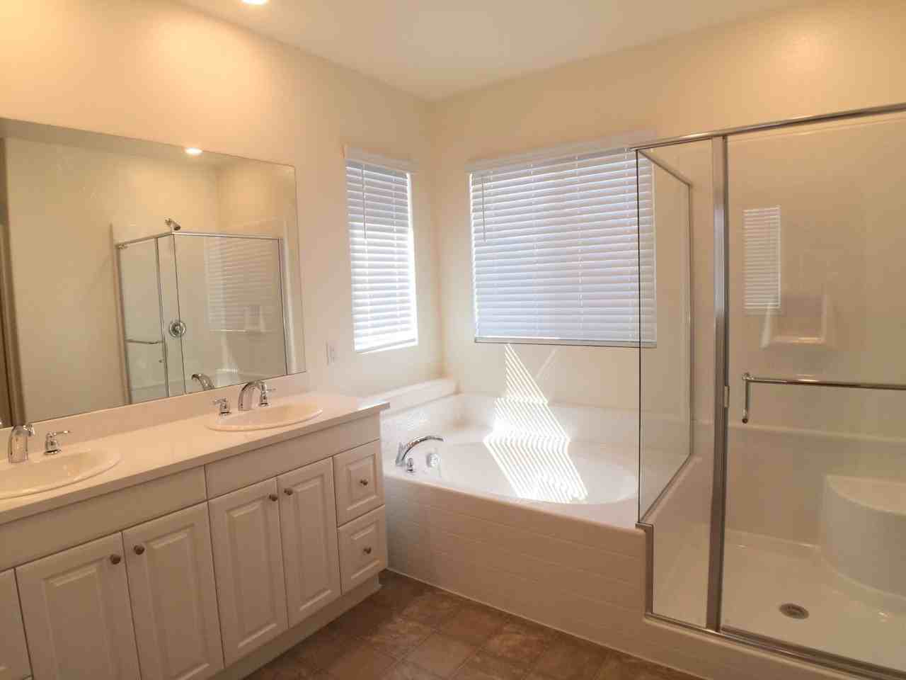 16061 Huckleberry Ave - Photo 7 of 13