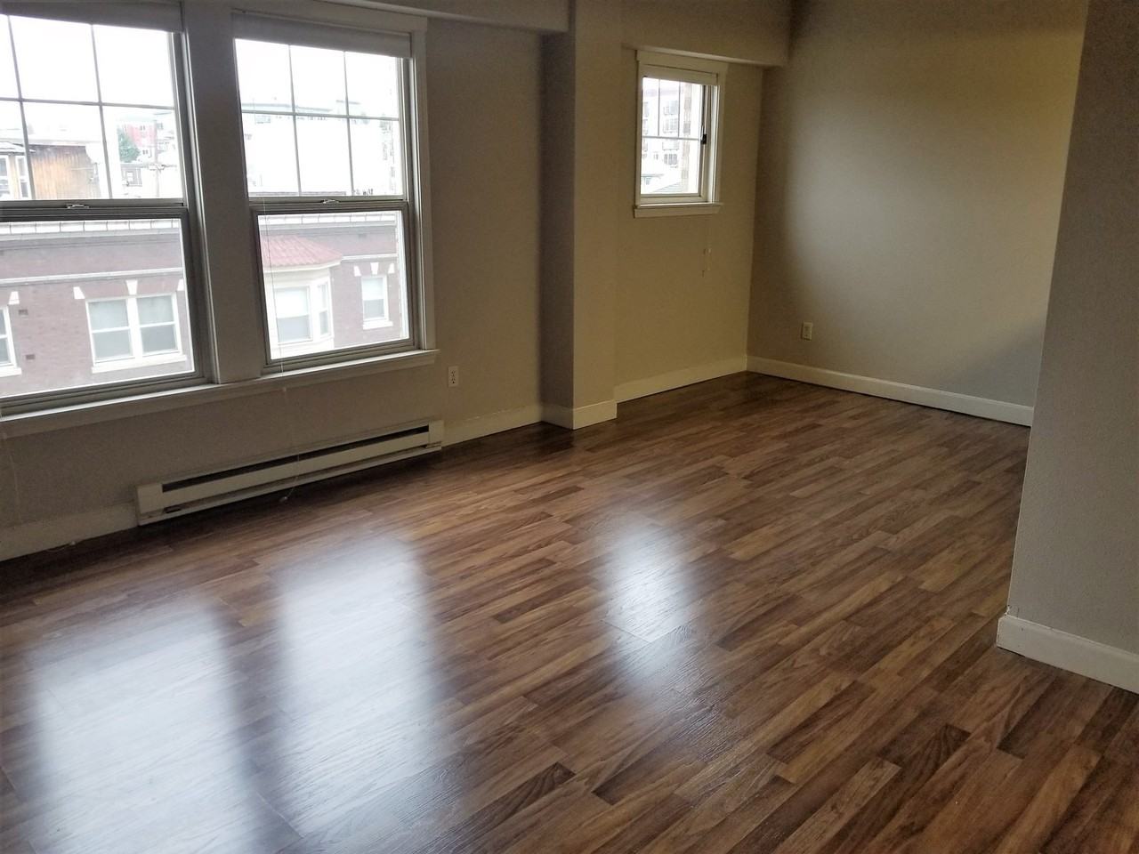 505 E Denny Way - Photo 2 of 32