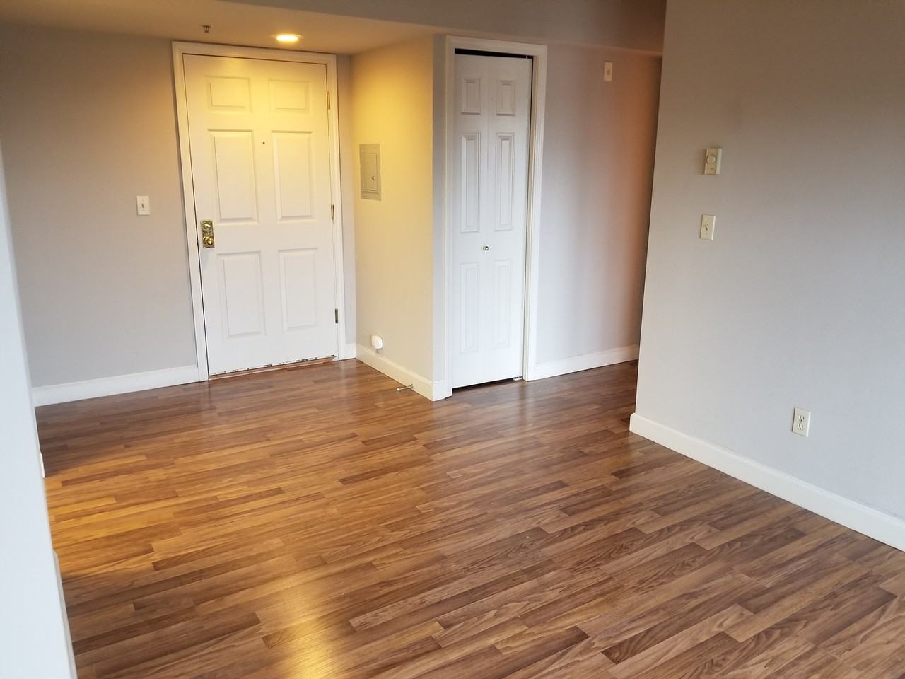 505 E Denny Way - Photo 5 of 32