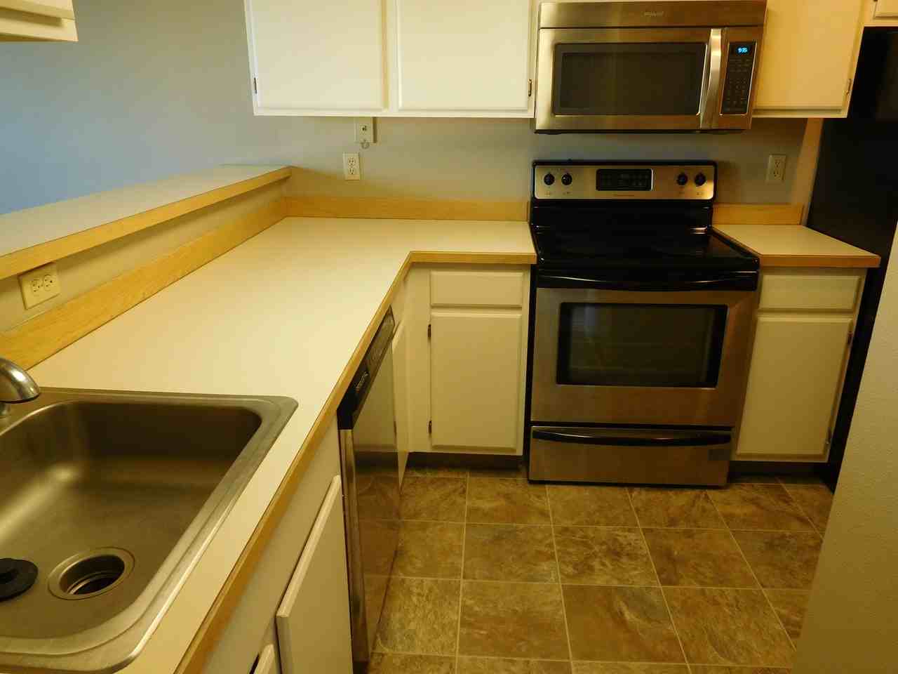 505 E Denny Way - Photo 6 of 32