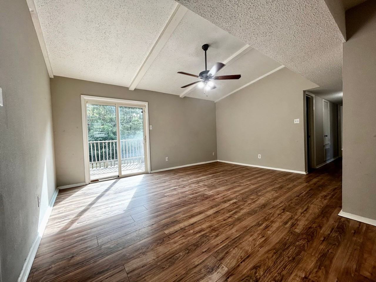 1123 Nicole Dr - Photo 2 of 13