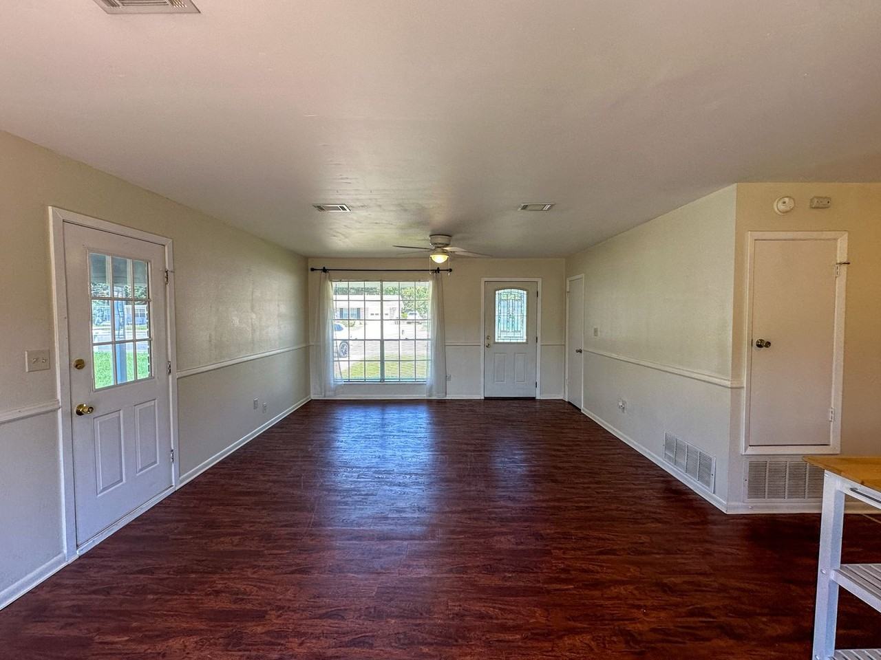 279 Airport Blvd - Photo 3 of 18