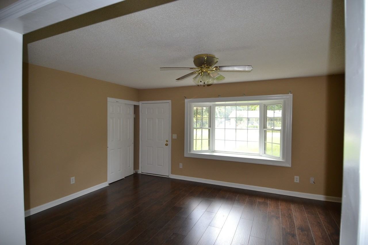 26 Dogwood St - Photo 3 of 16