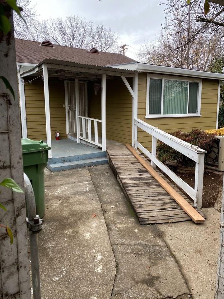 2535 Freebridge St - Photo 3 of 26