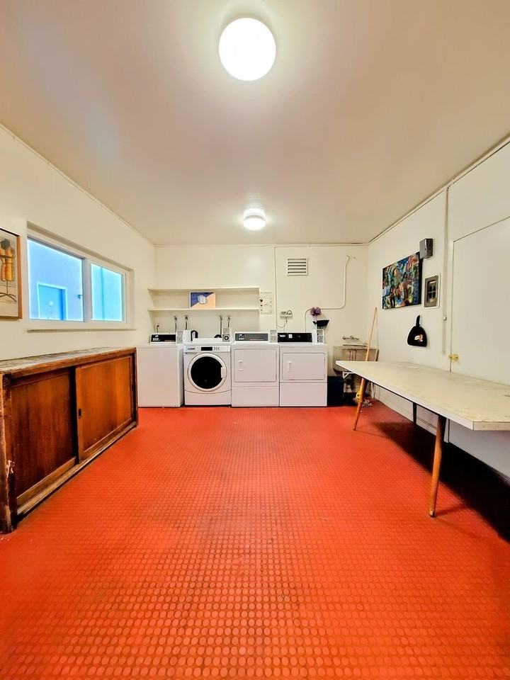 890 Burbank Dr #1 - Photo 7 of 27