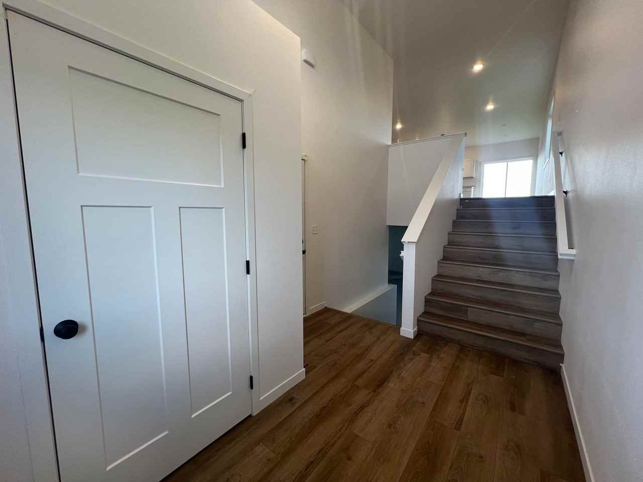 1610 6th Ave Ne - Photo 2 of 16