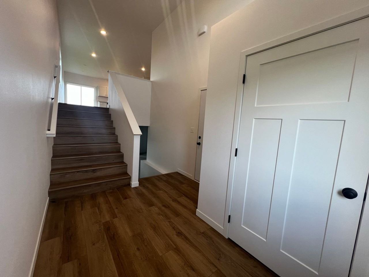1612 6th Ave Ne - Photo 2 of 17