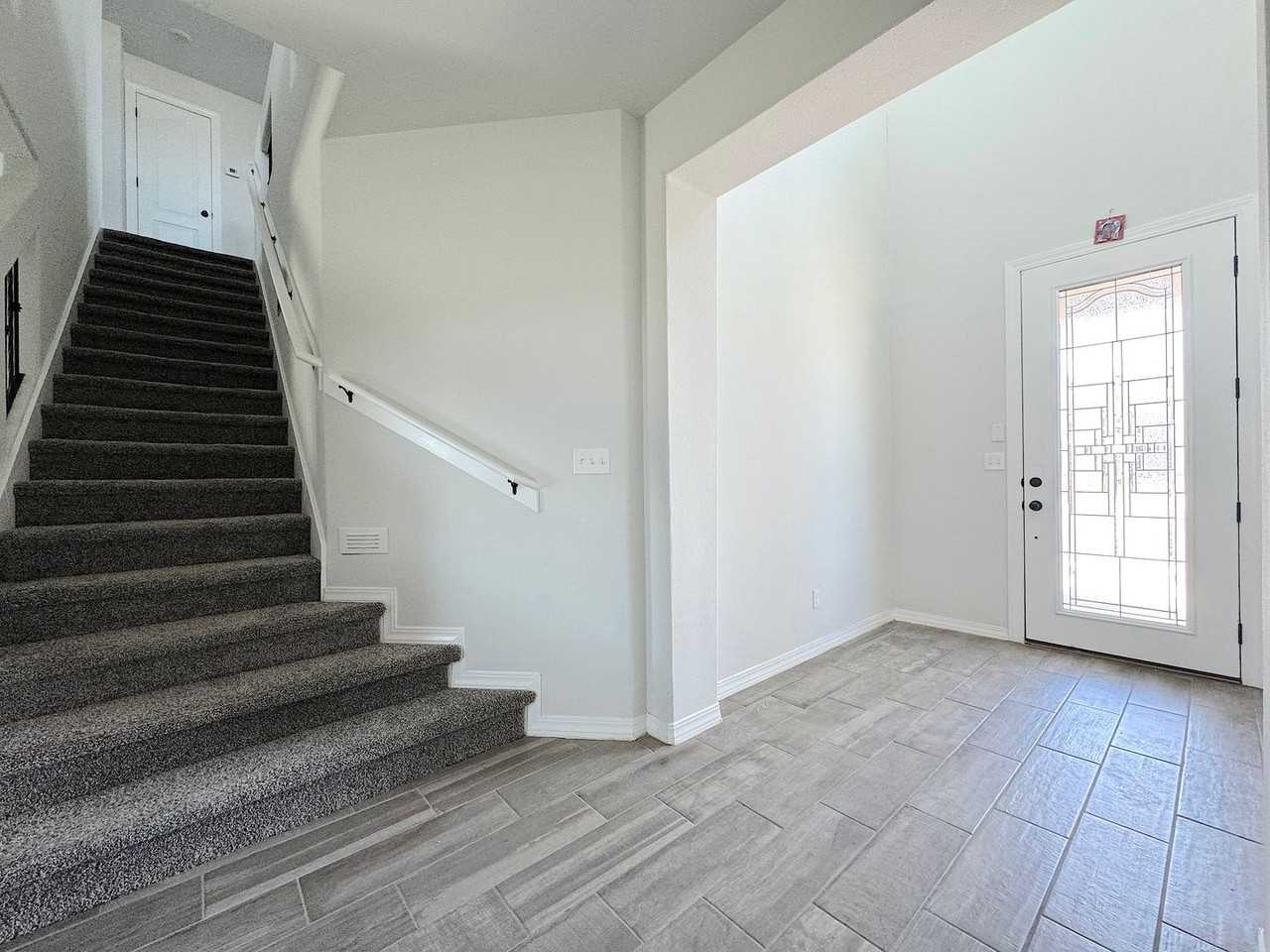 916 Watercrest Pl - Photo 5 of 34