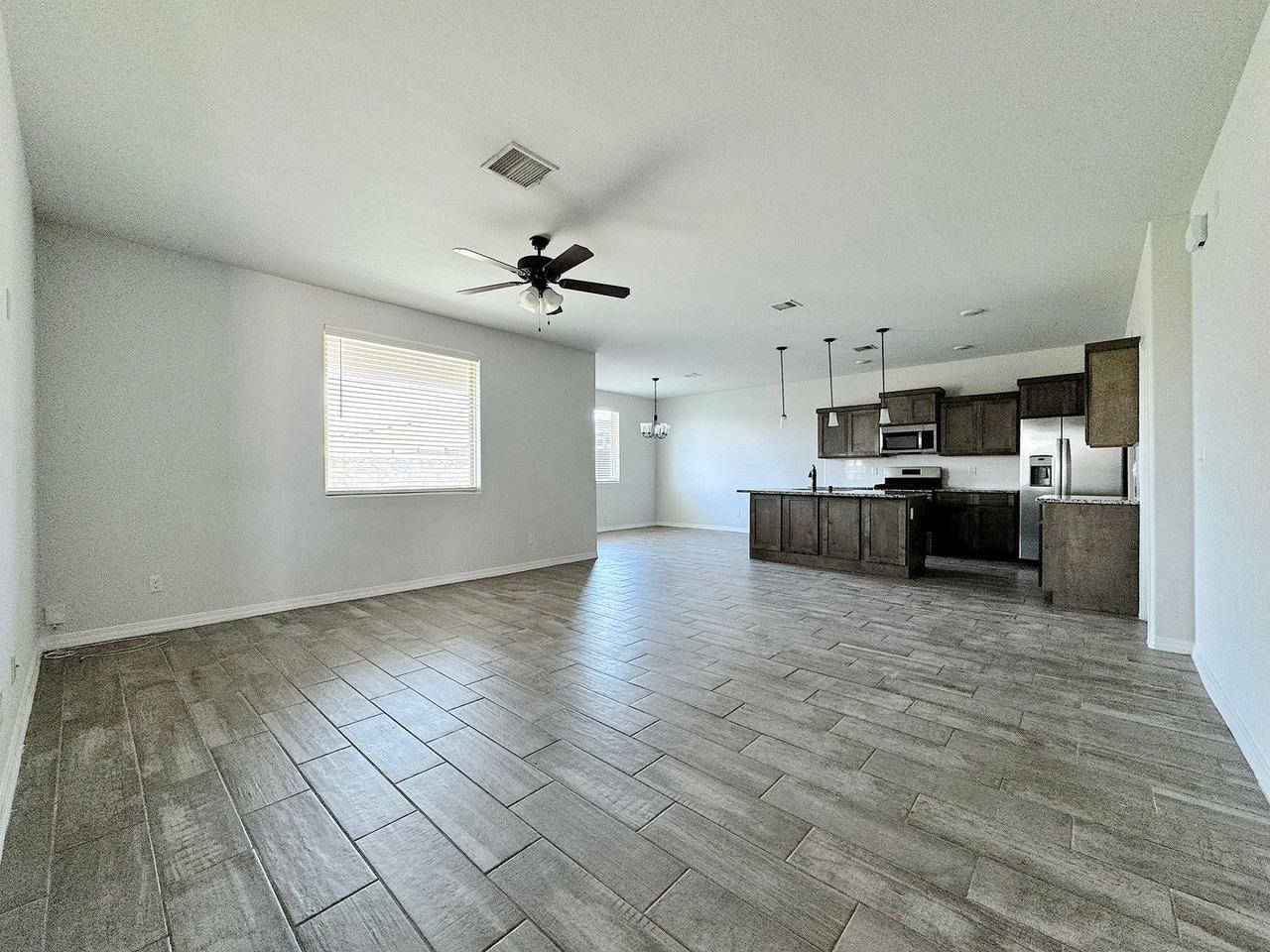 916 Watercrest Pl - Photo 7 of 34