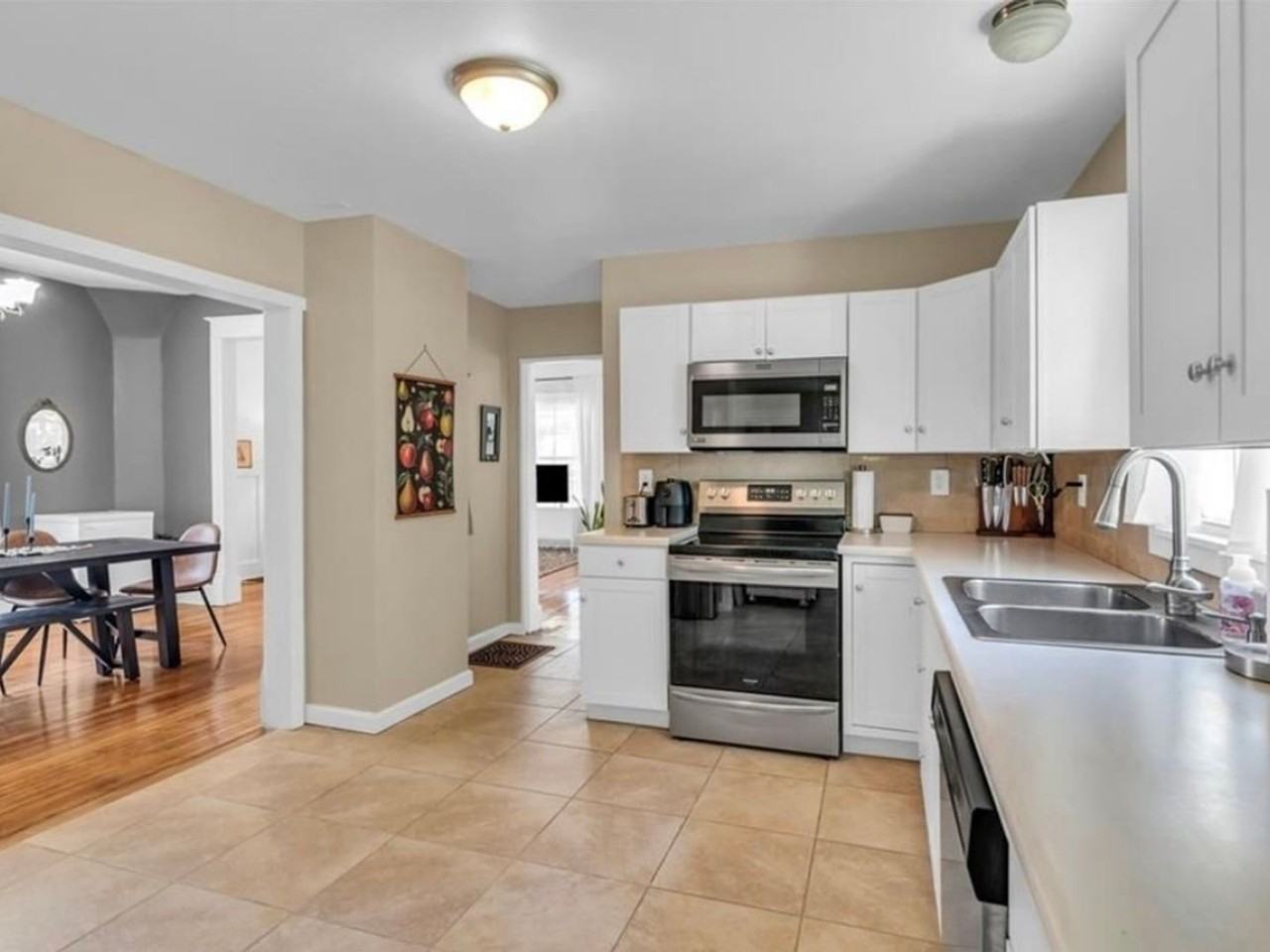 301 N Main St - Photo 2 of 13