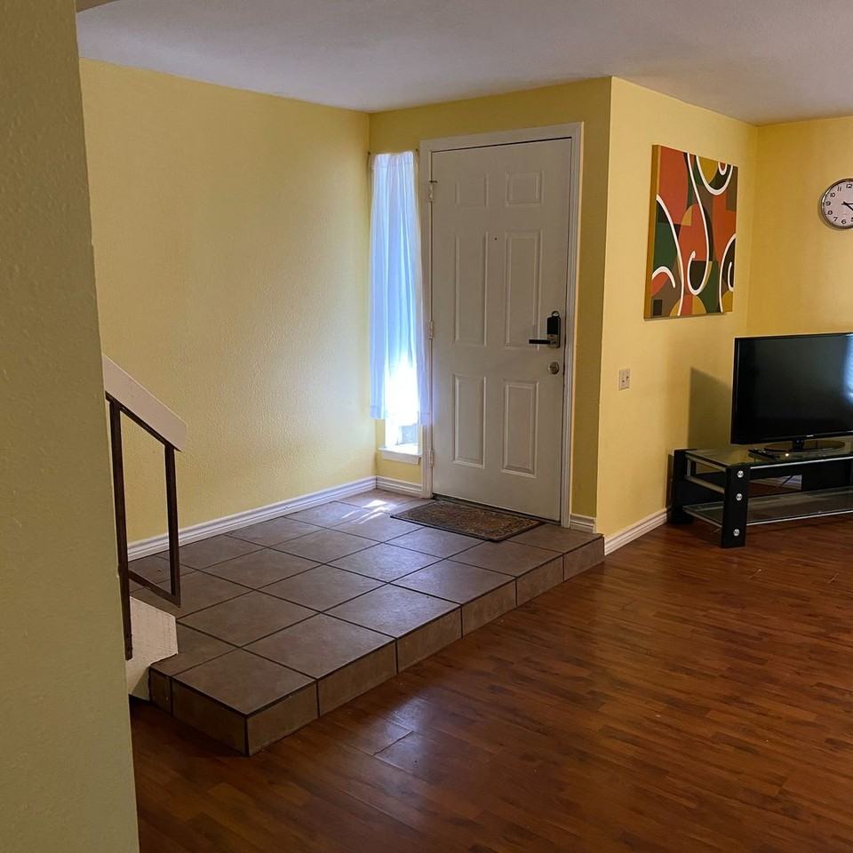 11824 Leisure Dr - Photo 2 of 25