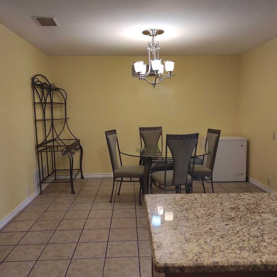 11824 Leisure Dr - Photo 7 of 25