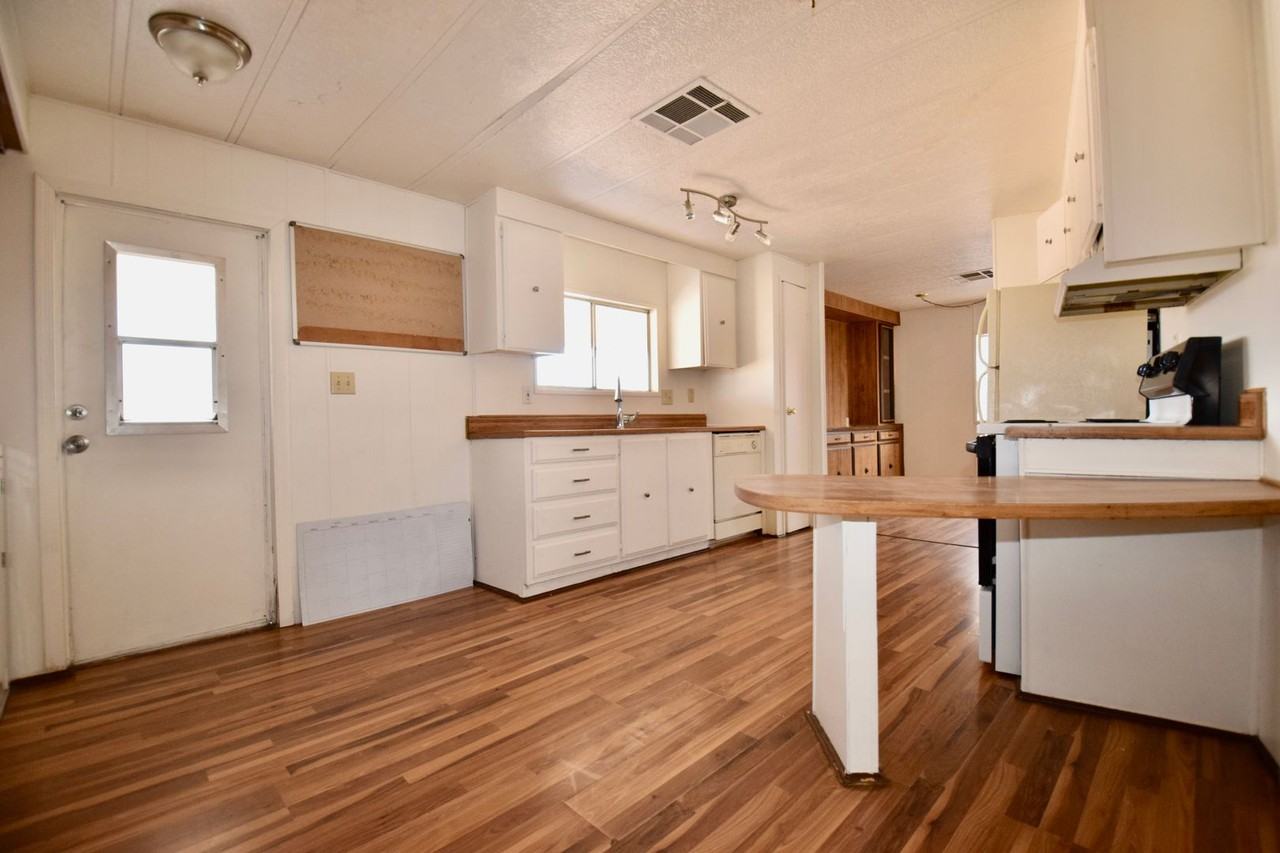 9715 E Edgewood Ave - Photo 4 of 16
