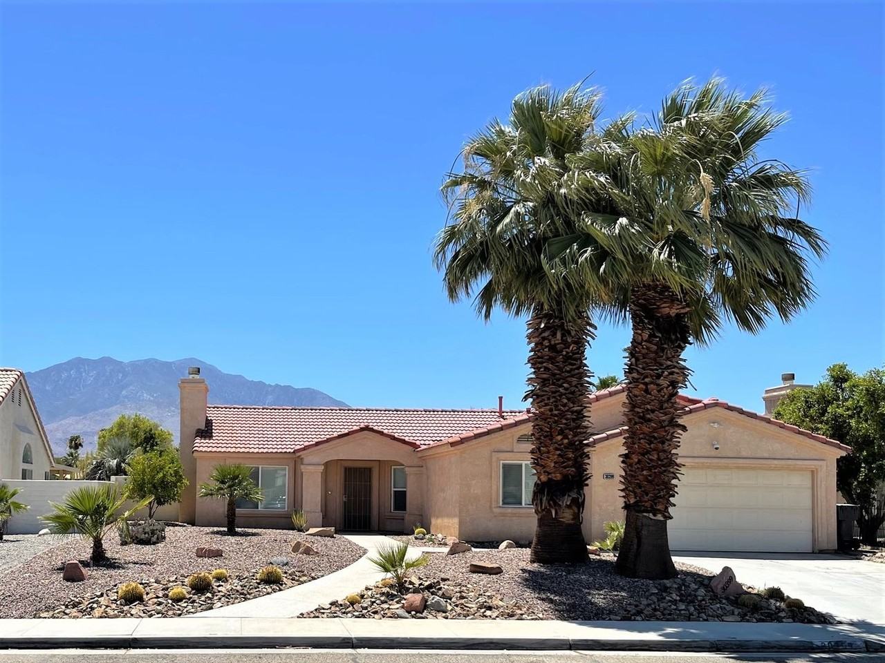 30399 Sterling Rd - Photo 3 of 50