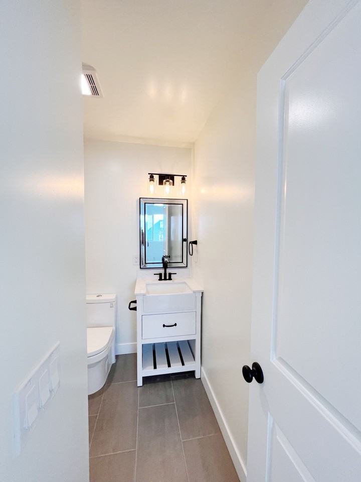 Cherokee - Photo 2 of 22