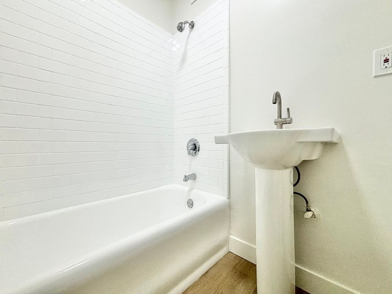 Kenmore - Photo 3 of 6