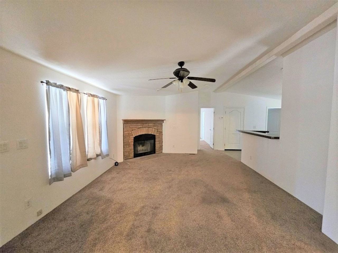 180 N Dorothy Ave - Photo 2 of 11